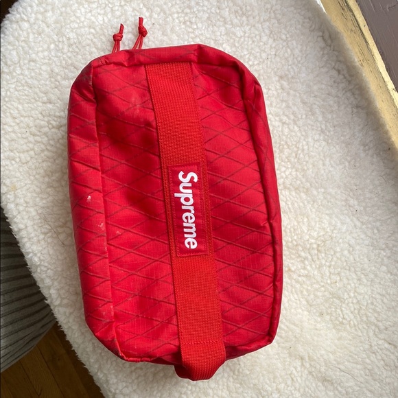 Supreme Red Clear Pouch - Picture 2 of 4